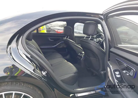 2022 Mercedes-Benz S 500 4Matic z USA, uszkodzony, nr VIN W1K6G6DBXNA104894